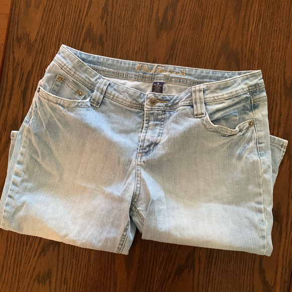 Womens duck head shorts to the knee size 13 - Picture 3 of 3